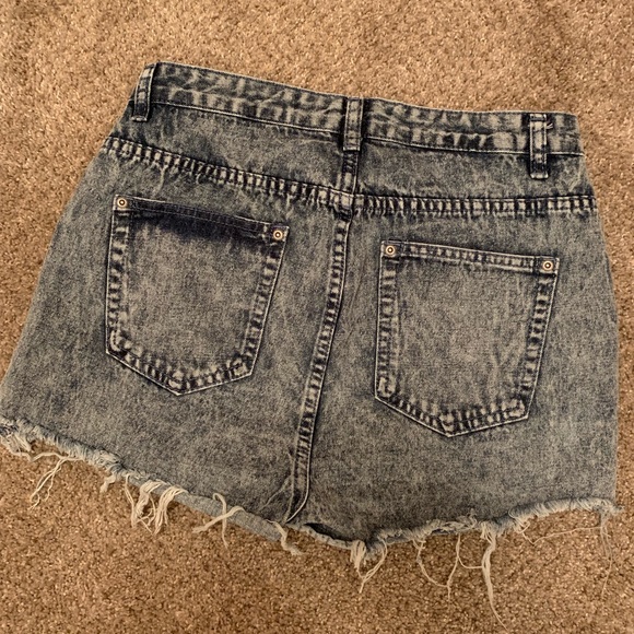Petite Louisa High Rise Distressed Denim Short - Picture 2 of 6